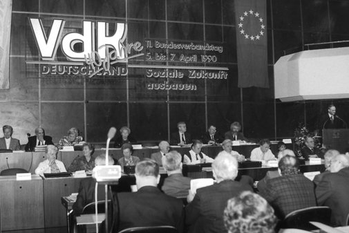 1990: Fünf neue Bundesländer und Landesverbände Elfter VdK-Bundesverbandstag im Jahr der Wiedervereinigung