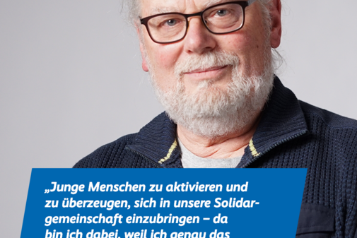 Friedrich Schmauser Das Bild zeigt ein Portraitfoto von Friedrich Schmauser und das Zitat "Junge Menschen zu aktivieren und zu überzeugen, sich in unsere Solidargemeinschaft einzubringen - da bin ich dabei, weil ich genau das unterstützen möchte". Am oberen Bildrand sind das VdK-Logo und das Logo der Aktion Alles geht zusammen.