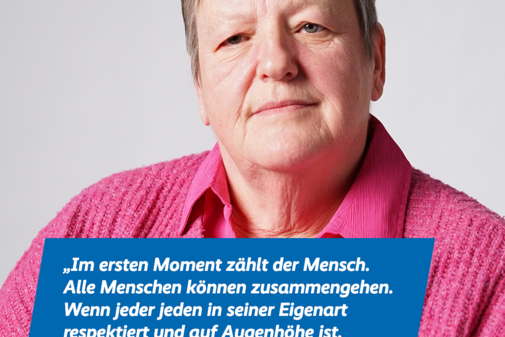 Katharina Schurk Das Bild zeigt ein Portraitfoto von Katharina Schurk und das Zitat "Im ersten Moment zählt der Mensch. Alle Menschen können zusammengehen. Wenn jeder jeden in seiner Eigenart respektiert und auf Augenhöhe ist, dann geht alles zusammen." Am oberen Bildrand sind das VdK-Logo und das Logo der Aktion Alles geht zusammen.
