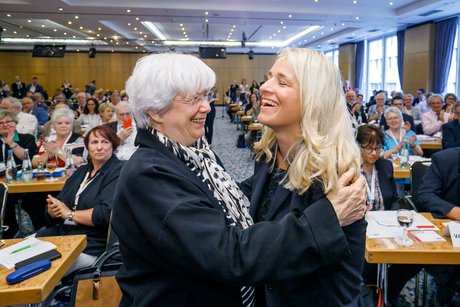 Führungswechsel beim VdK – Ulrike Mascher gratuliert Verena Bentele