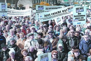 VdK demonstriert in Saarbrücken gegen den Sozialabbau